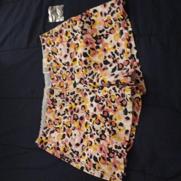 crown & ivy - Picture 1 of 3